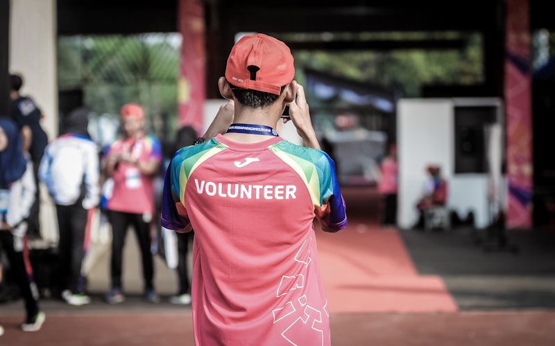 Donación de autopartes a talleres comunitarios